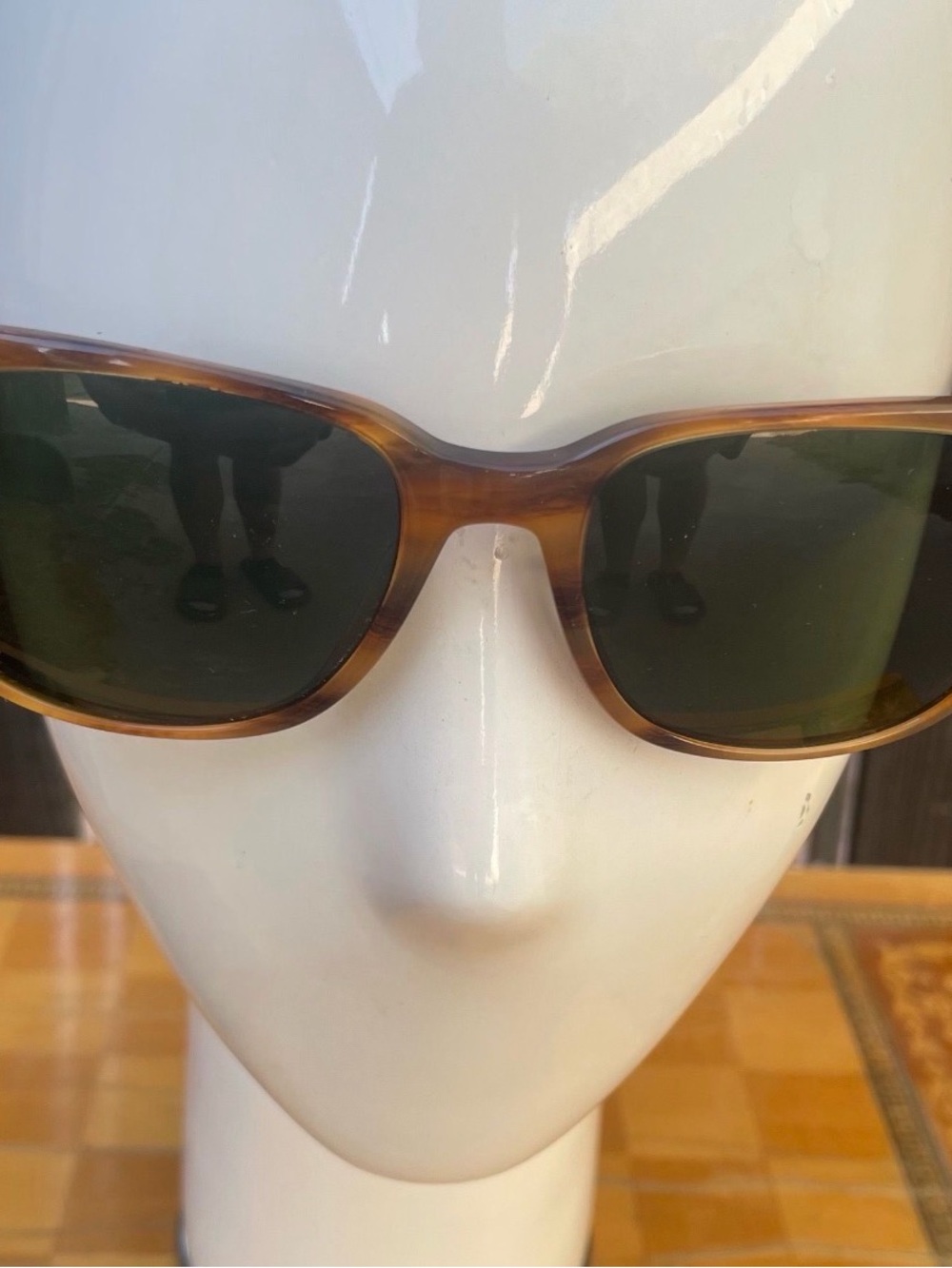 Coach HC 8313U Amber Horn Square Sunglasses with Case